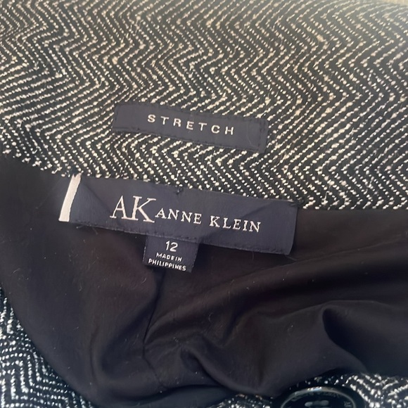 Anne Klein herringbone stretch knit skirt - Picture 2 of 3